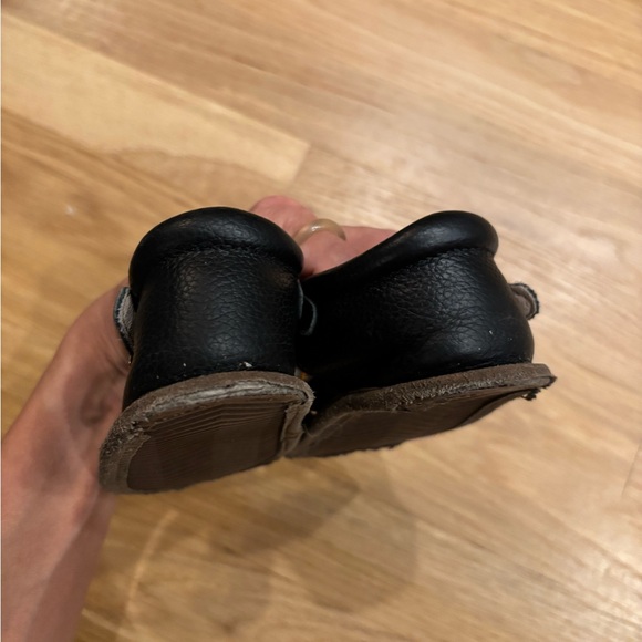 Little Love Bug | The Closed Toe Sandal in black with weatherproof sole | sz 6 - Picture 4 of 5